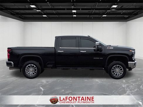 Used 2024 Chevrolet Silverado 2500 LTZ w/ LTZ Premium Package image 9