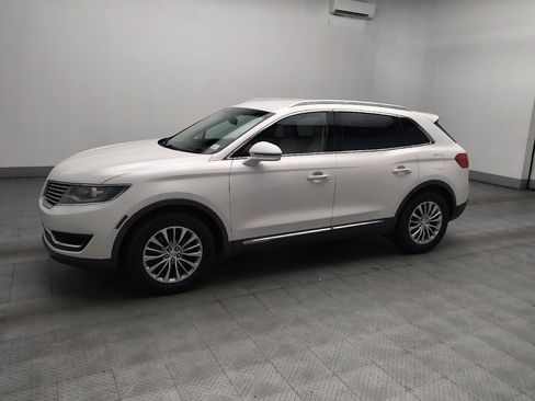 Used 2017 Lincoln MKX Select w/ Select Plus Package FWD image 2