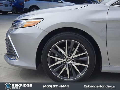 Used 2024 Toyota Camry XLE w/ Cold Weather Package image 8