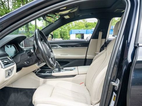 Used 2019 BMW 740i w/ Executive Package RWD image 17