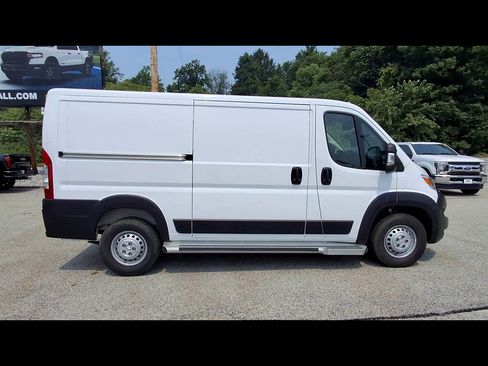 Used 2025 RAM ProMaster 2500 w/ U-Haul Equipment Group FWD image 9