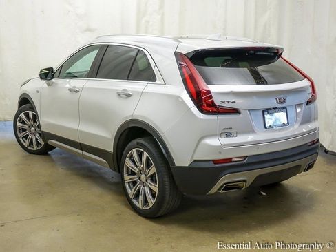 Used 2022 Cadillac XT4 Premium Luxury w/ Enhanced Visibility Package image 7
