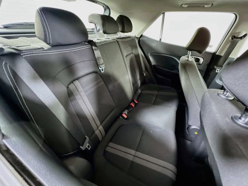 Used 2023 Hyundai Venue SEL w/ Cargo Package image 25