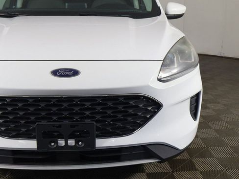 Used 2021 Ford Escape SE image 11