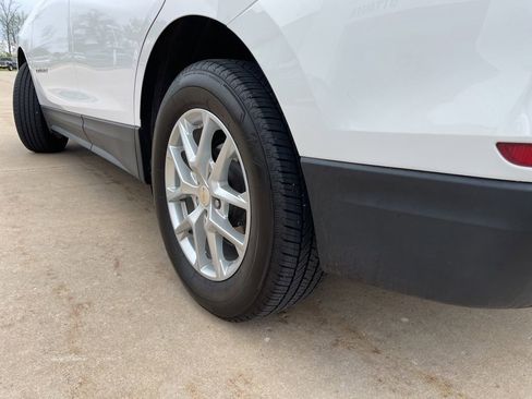 Used 2024 Chevrolet Equinox LT AWD/4WD image 17