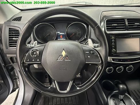 Used 2017 Mitsubishi Outlander Sport SEL AWD/4WD image 4