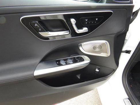 Used 2025 Mercedes-Benz C 300 4MATIC Sedan image 8