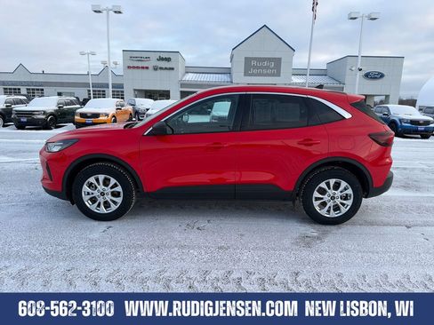 Used 2024 Ford Escape Active w/ Tech Pack #1 AWD/4WD image 3