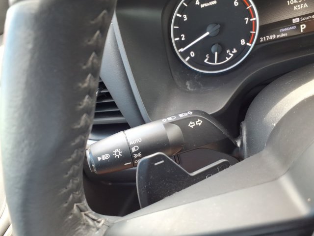 Used 2024 Nissan Rogue SV w/ SV Premium Package FWD image 26