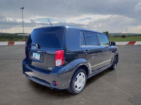 Used 2013 Scion xB FWD image 4