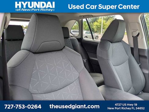 Used 2023 Toyota RAV4 XLE w/ Convenience Package FWD image 6