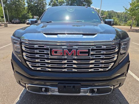 Used 2025 GMC Sierra 1500 Denali w/ Denali Reserve Package AWD/4WD image 8