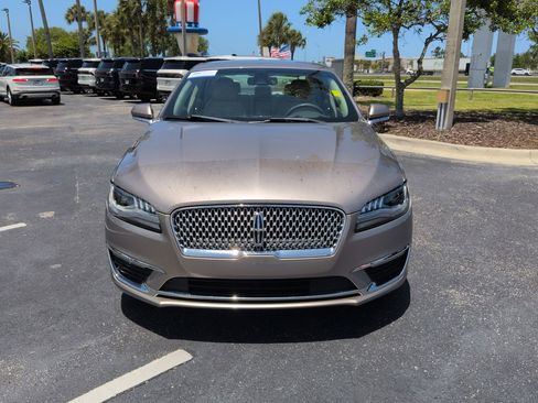 Used 2019 Lincoln MKZ Reserve FWD image 9