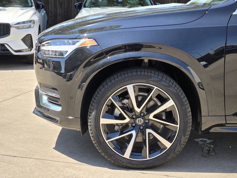Certified 2025 Volvo XC90 B5 Plus w/ Protection Package Premier image 12