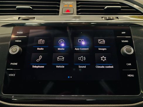 Used 2019 Volkswagen Tiguan SE w/ Panoramic Sunroof Package FWD image 48