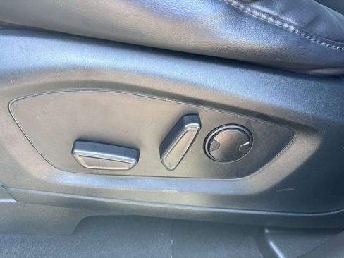 Used 2021 Ford Explorer XLT w/ Equipment Group 202A image 29