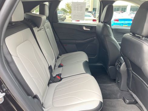 New 2025 Ford Escape SE w/ PHEV Premium Package image 28