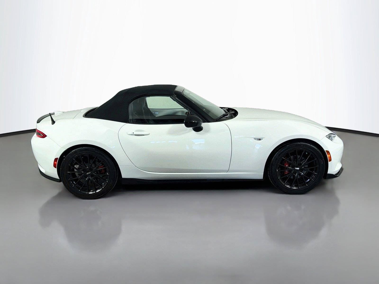Used 2019 MAZDA MX-5 Miata Club w/ Brembo/BBS Recaro Package RWD image 4