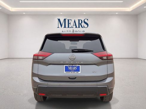 Used 2024 Nissan Rogue SV FWD image 4