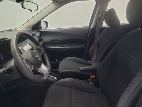 Used 2021 Nissan Kicks S FWD image 17