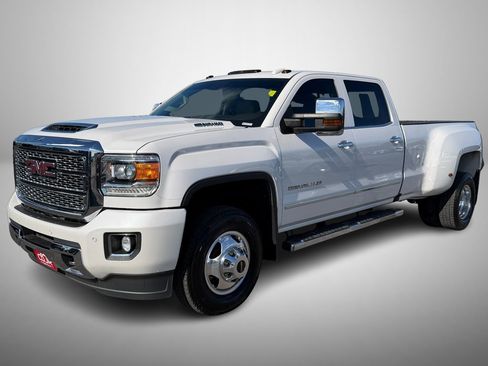 Used 2018 GMC Sierra 3500 Denali w/ Duramax Plus Package image 2