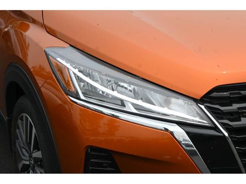 Used 2021 Nissan Kicks SV FWD image 7