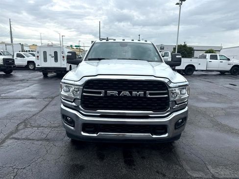Used 2024 RAM 3500 Big Horn image 3