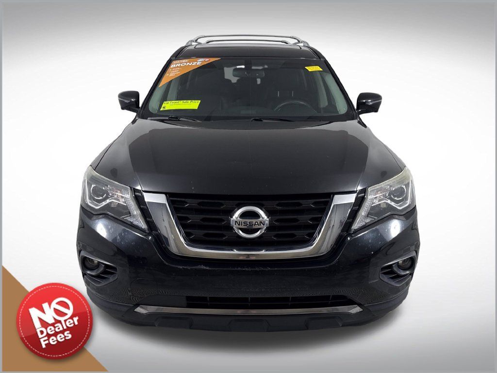 Used 2017 Nissan Pathfinder Platinum FWD image 9