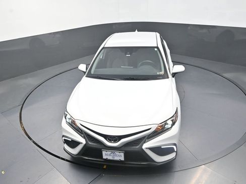 Used 2022 Toyota Camry SE image 13