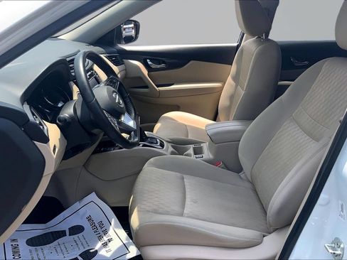 Used 2019 Nissan Rogue SV w/ Premium Package FWD image 15