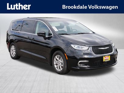 Used 2024 Chrysler Pacifica Touring-L