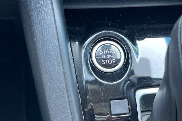 Used 2024 Nissan Versa SV FWD image 27
