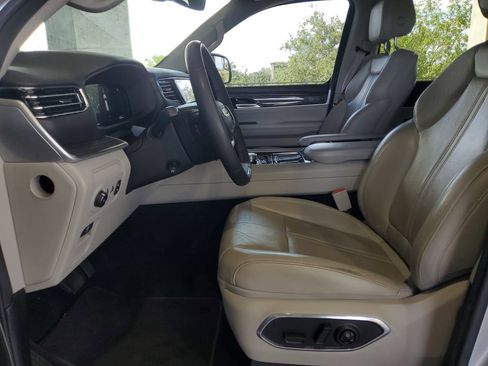 Used 2022 Jeep Wagoneer Series III RWD image 17