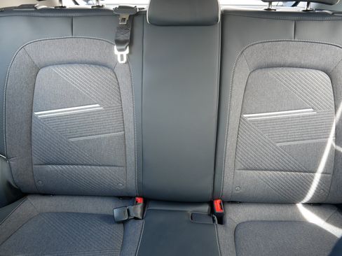 Certified 2025 Hyundai Venue Limited FWD image 13