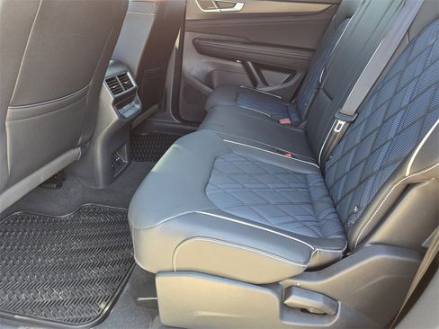 New 2026 Volkswagen Atlas Cross Sport SEL Premium R-Line image 22