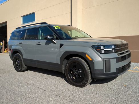 Used 2025 Hyundai Santa Fe XRT image 2