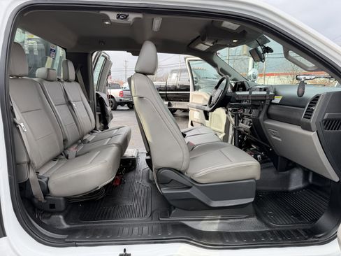 Used 2017 Ford F550 4x4 SuperCab Super Duty image 11