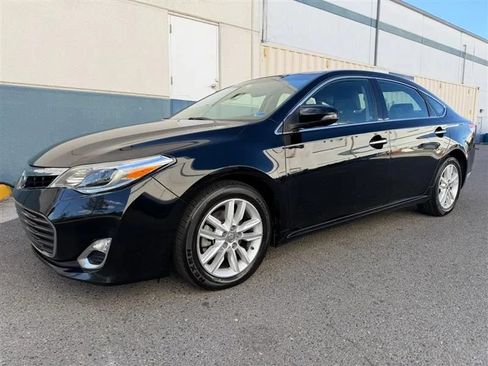 Used 2013 Toyota Avalon XLE Premium FWD image 3