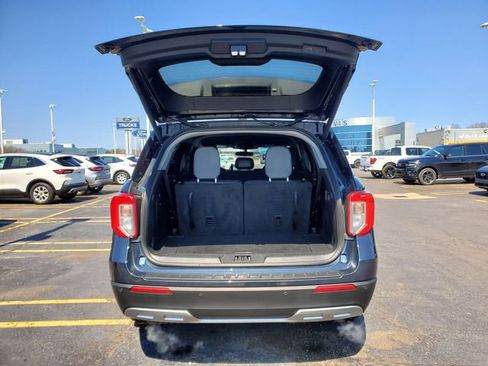 Used 2024 Ford Explorer XLT w/ Equipment Group 202A image 28