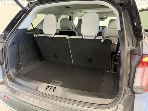 Used 2025 Ford Explorer Platinum w/ Ultimate Package image 28