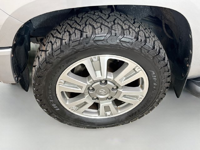 Used 2017 Toyota Tundra Platinum AWD/4WD image 33