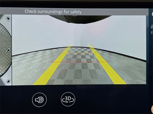 Used 2025 Land Rover Defender 110 S image 17