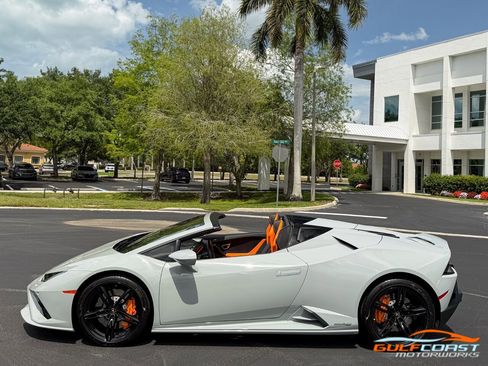 Used 2021 Lamborghini Huracan EVO RWD image 42
