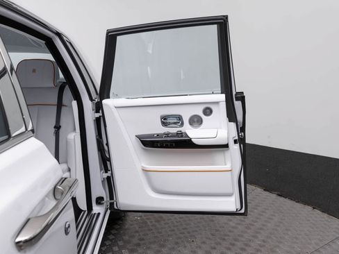 New 2027 Rolls-Royce Phantom Sedan RWD image 72