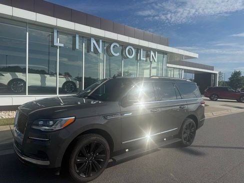 Used 2024 Lincoln Navigator Black Label AWD/4WD image 1