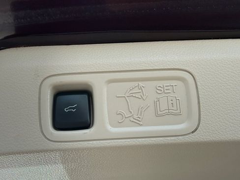 Used 2019 Lincoln Navigator Reserve AWD/4WD image 34