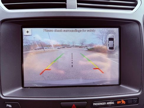 Used 2017 Ford Explorer XLT w/ Equipment Group 202A image 25