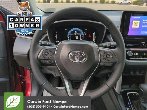 Used 2025 Toyota Corolla Cross XLE AWD/4WD image 14