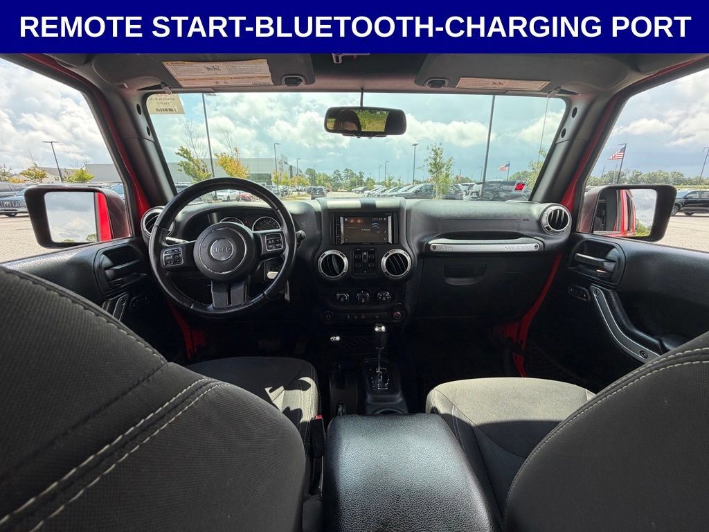 Used 2018 Jeep Wrangler Unlimited Sahara w/ Connectivity Group AWD/4WD image 8