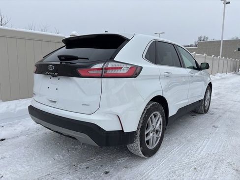 Used 2024 Ford Edge SEL image 3